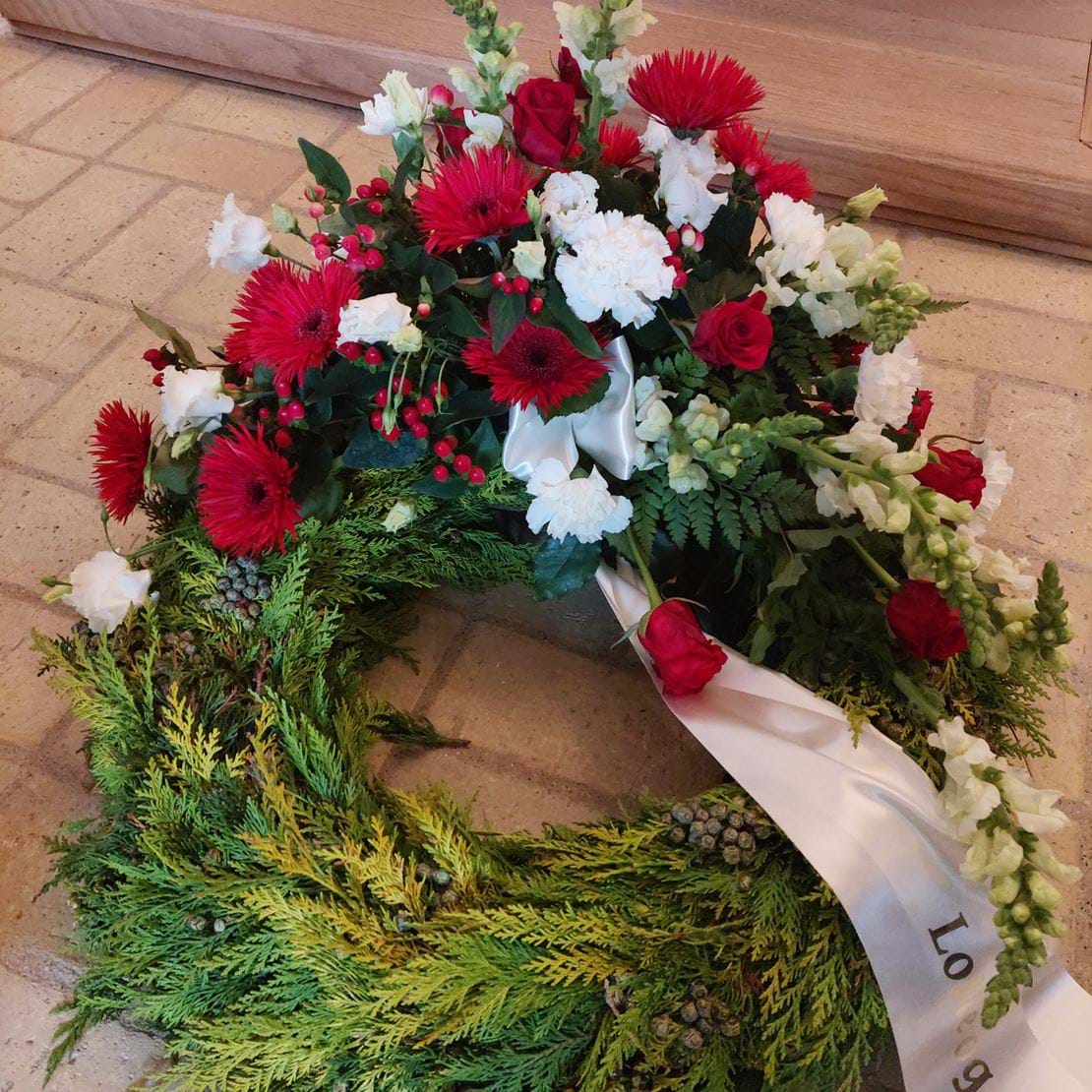 PERSONLIGT BEGRAVELSESBINDERI HOS BLOMSTERIET I FUGLEBJERG