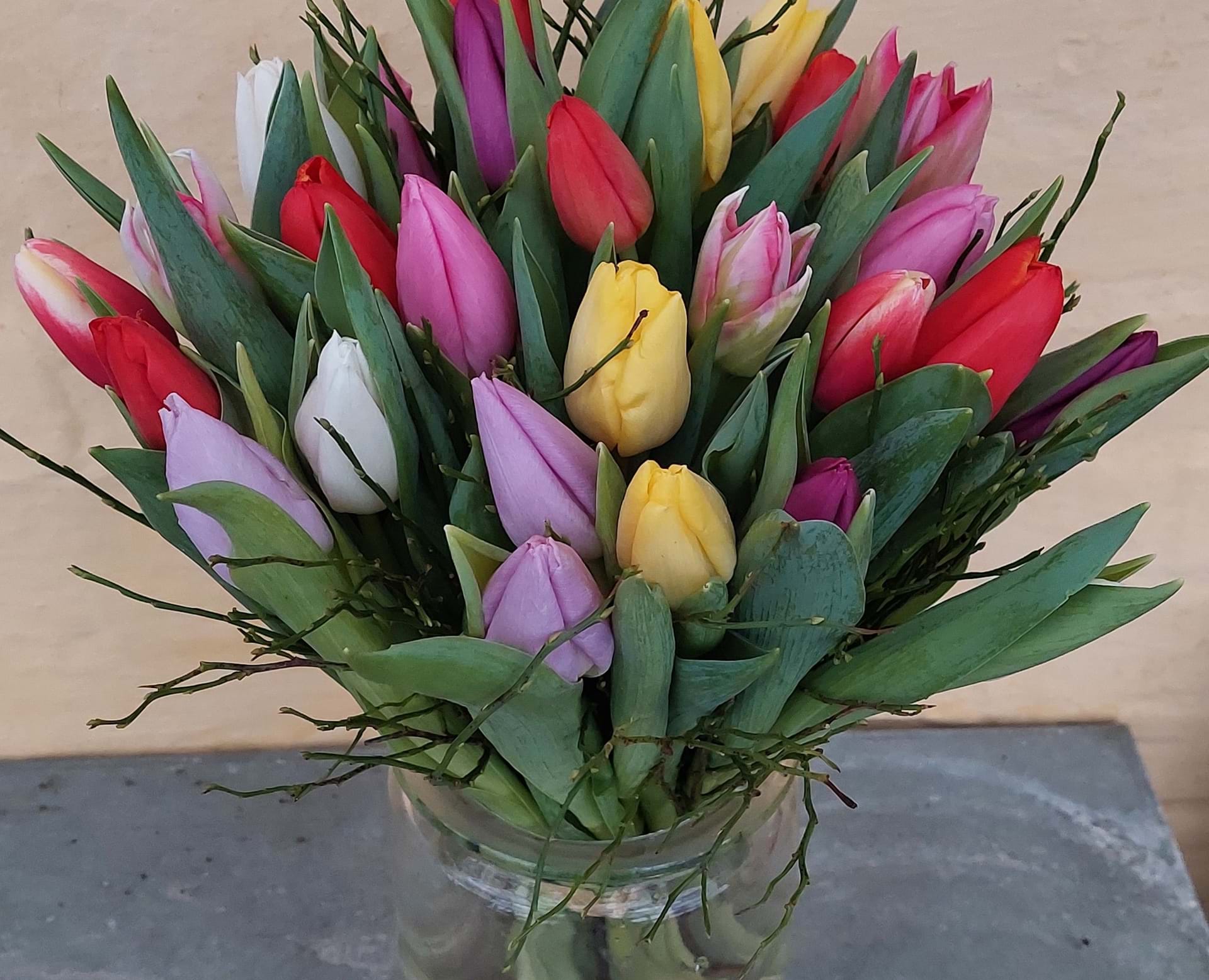 Billede af tulipanbuket i forskellige nuancer